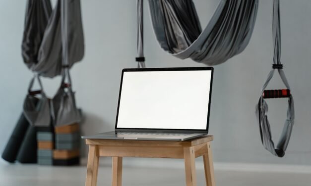 SG: FREE DIGITAL SKILLS TRAINING– AND LAPTOP, TOO