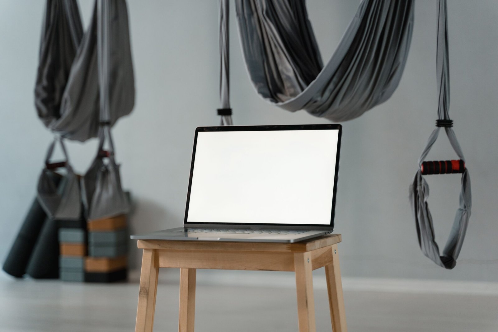 SG: FREE DIGITAL SKILLS TRAINING– AND LAPTOP, TOO